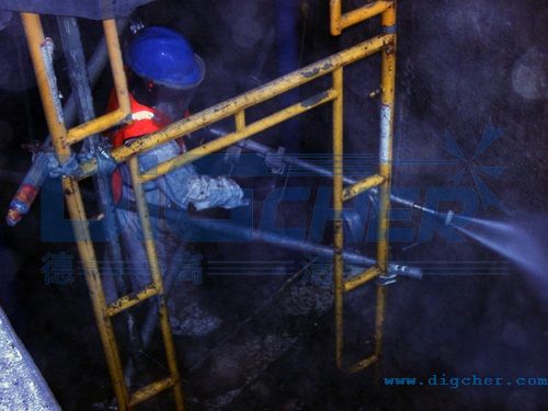 反應(yīng)釜人工清洗