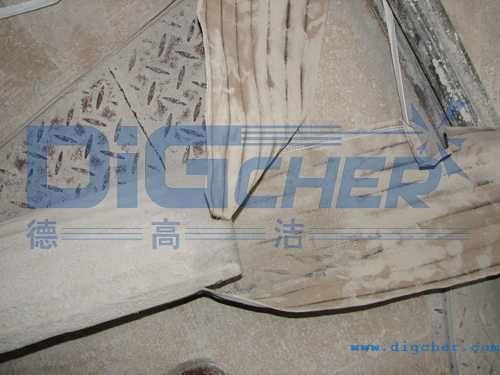 化學腐蝕導致濾袋破損